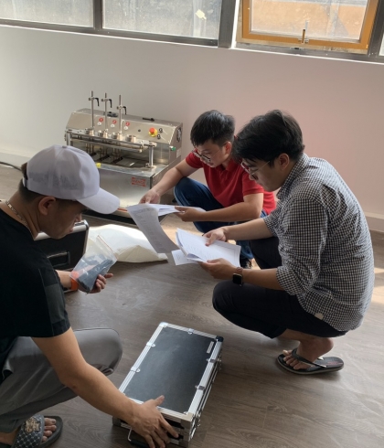 Bàn giao máy đo độ hóa mềm Vicat cho công ty nhựa Bình Minh